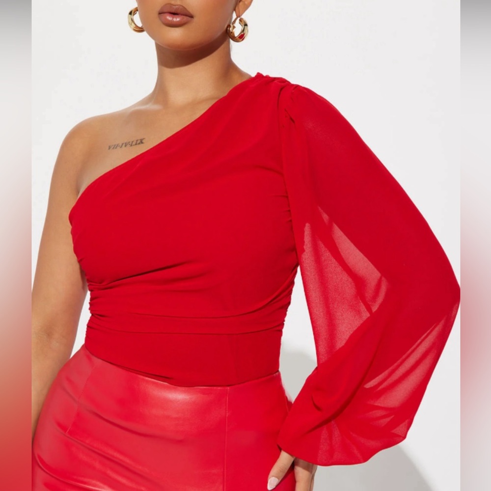 Imogen one shoulder top red